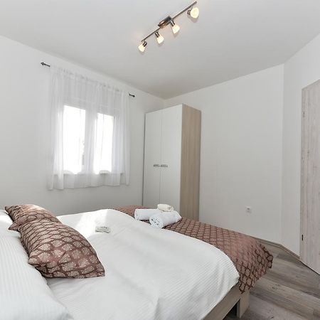 Apartments Ana Врси Екстериор снимка
