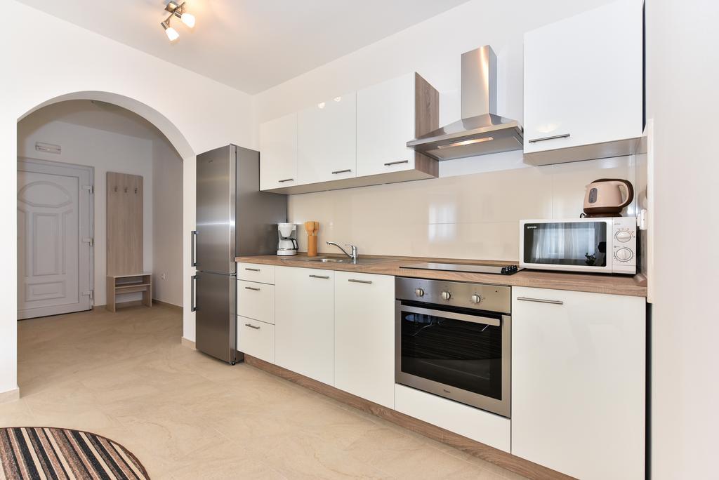 Apartments Ana Врси Екстериор снимка