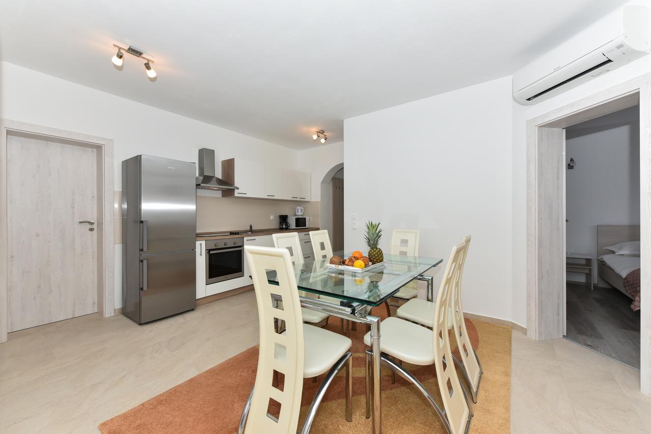 Apartments Ana Врси Екстериор снимка