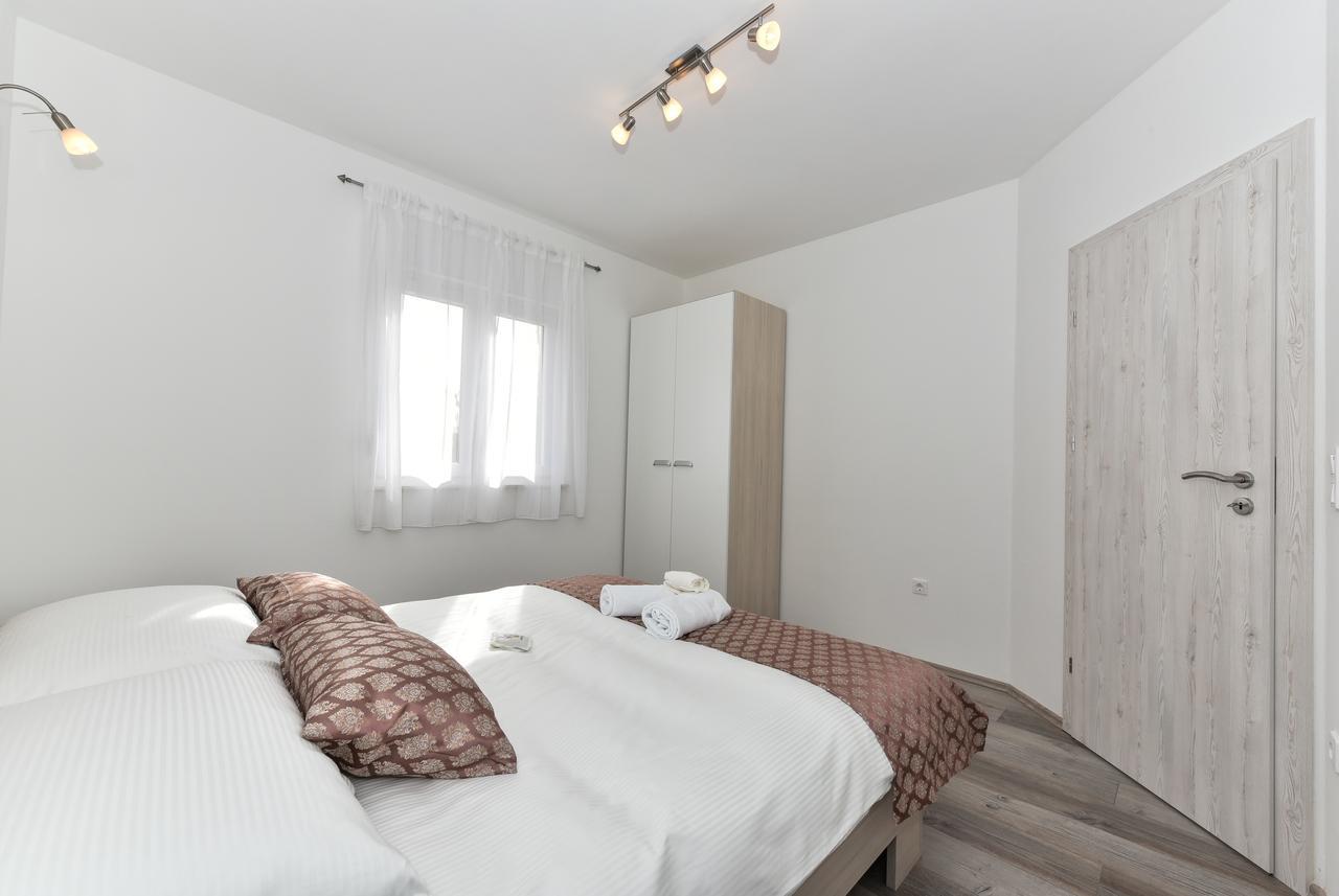 Apartments Ana Врси Екстериор снимка